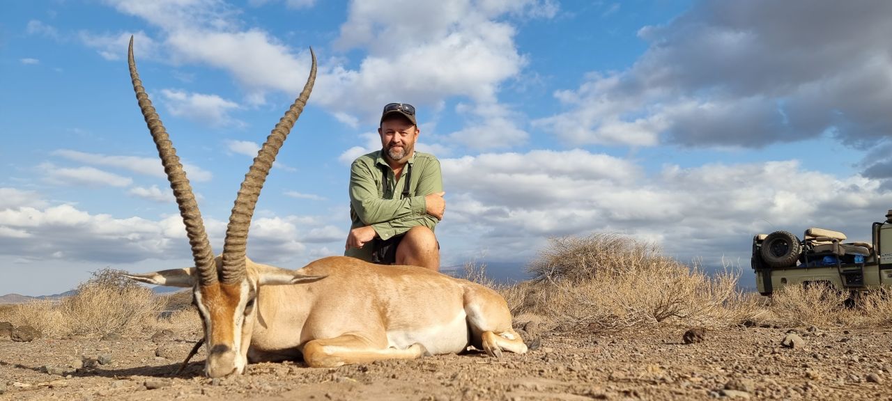 عروض صيد الحيوانات تبدأ من ٥٥٠ $ للفرد ويكون من ٥ إلى ١٠ أشخاص