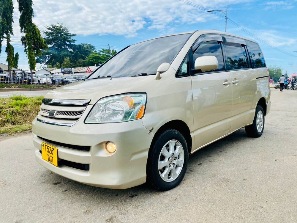 toyota noah voxy 1-6  passenger
