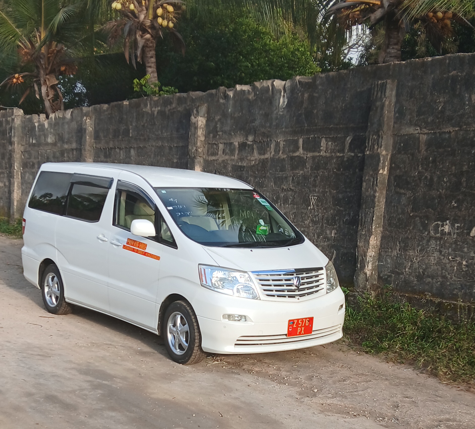 toyota alphard 1-6  passenger airport transfer